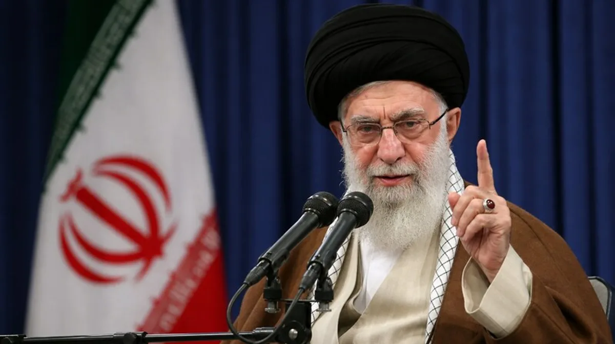 Geistlicher Iran Religioeser Fuehrer Mikrofon Rede Glasses Turban