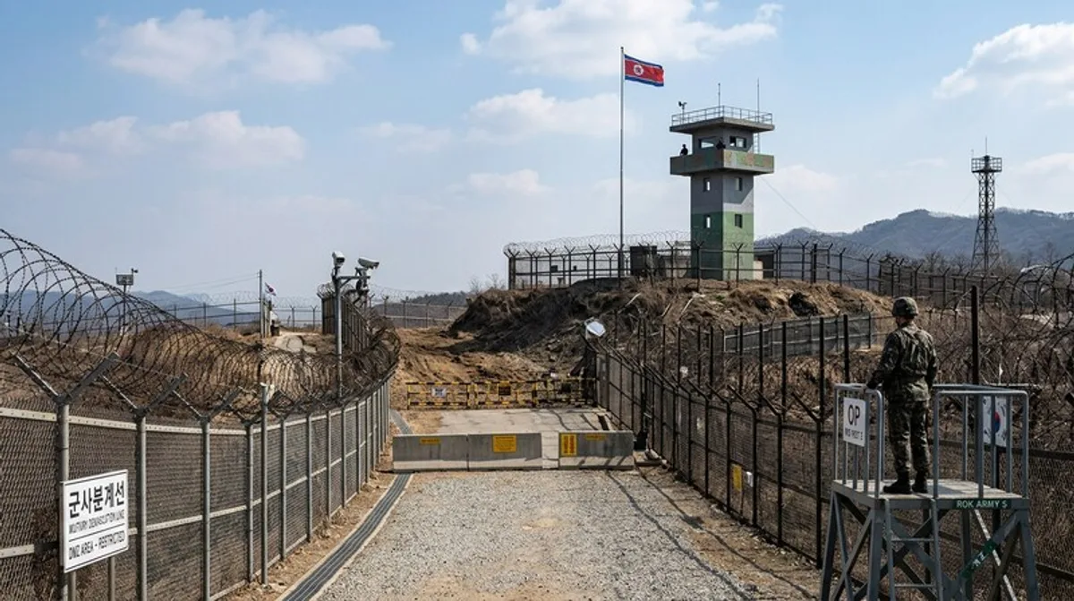 Grenzanlage Demilitarisierte Zone Wachturm Stacheldraht Grenzwall Beobachtungspo