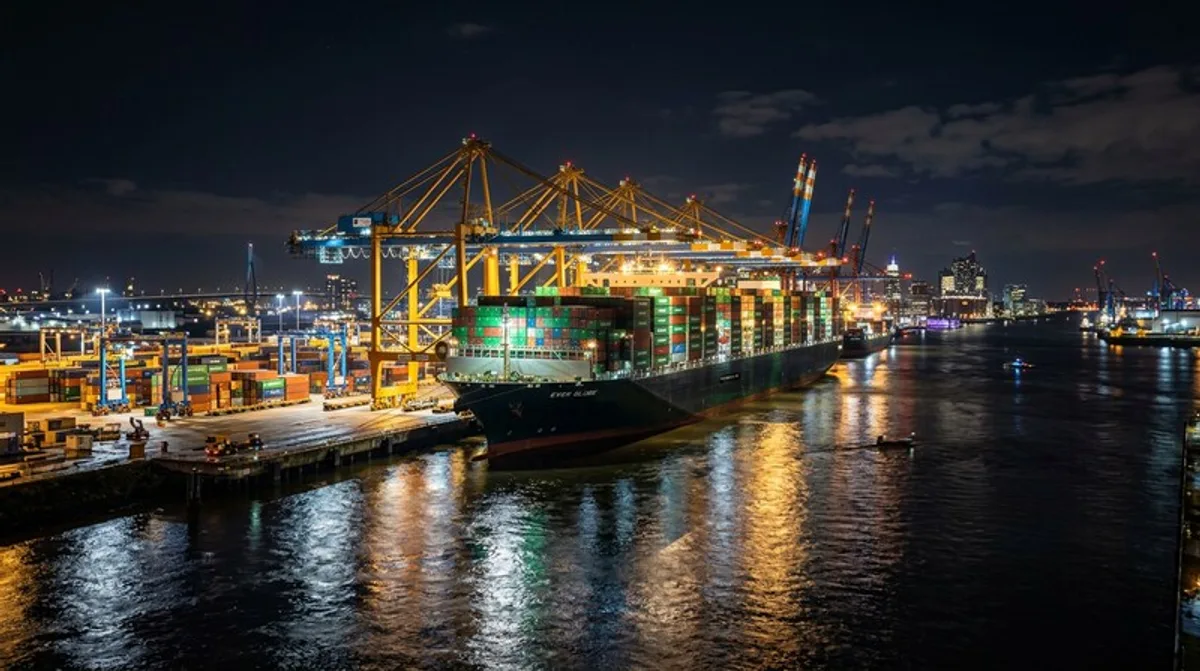Hamburg Hafen Containerschiff Nacht Hafenanlage Logistik